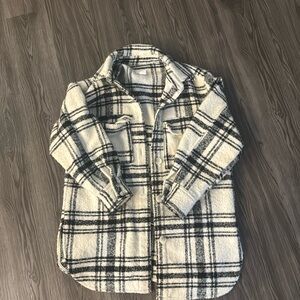 H&M plaid wool-blend shacket with chest pockets and button closures, relaxed fit